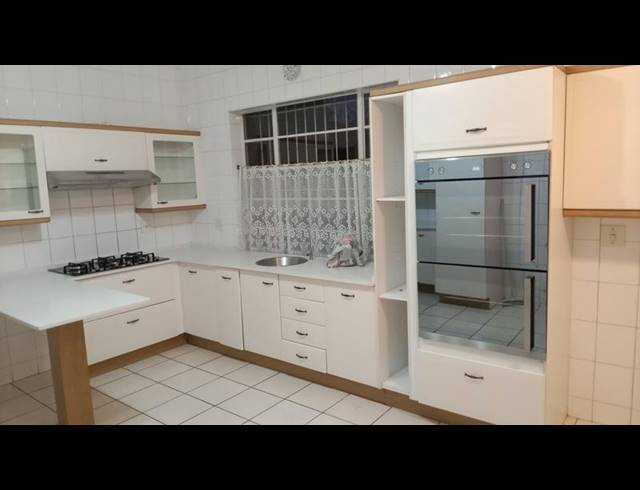 3 BEDROOM PROPERTY TO RENT IN KENSINGTON